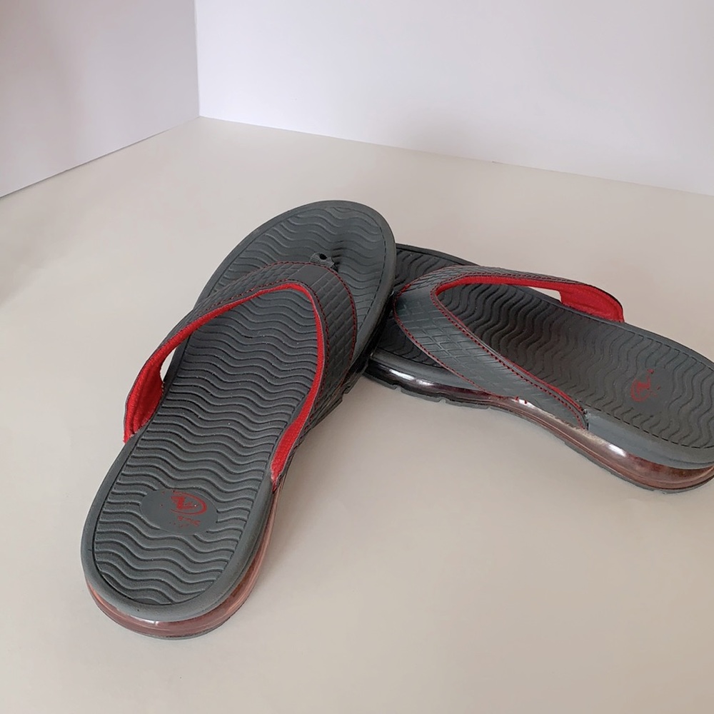 O2Air Flip Flops, size 4/5
